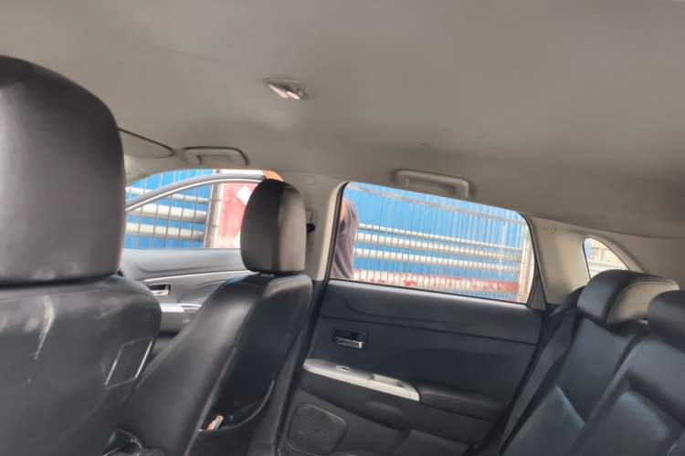 Used Mitsubishi ASX 2013 2.0L CVT Two-Wheel Drive Luxury Edition Headliner
