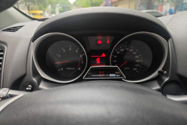 Used Mitsubishi ASX 2013 1.6L Manual Two-Wheel Drive Standard Edition Instrument Cluster