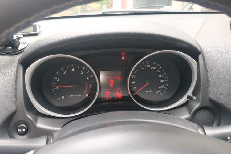 Used Mitsubishi ASX 2013 2.0L CVT Two-Wheel Drive Elite Edition Instrument Cluster