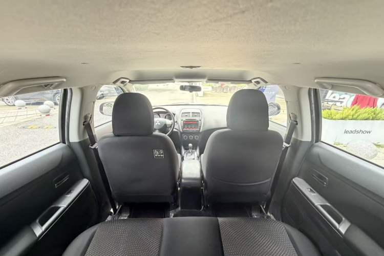 Used Mitsubishi ASX 2013 2.0L CVT Two-Wheel Drive Elite Edition Interior 2