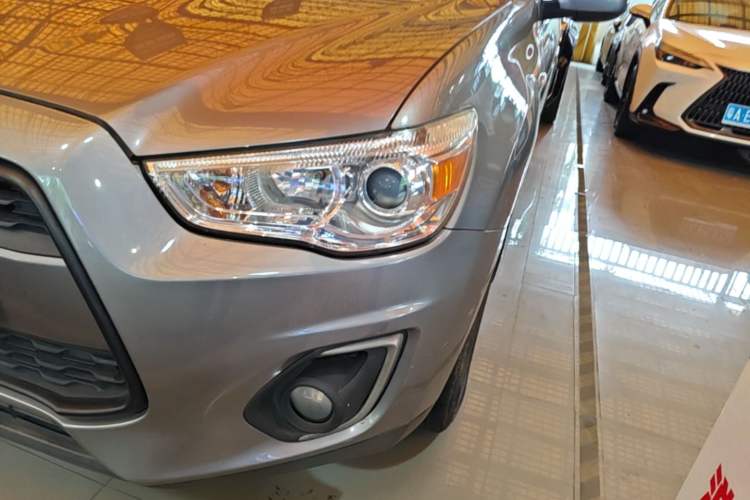Used Mitsubishi ASX 2013 2.0L CVT Two-Wheel Drive Elite Edition Left Front Headlight