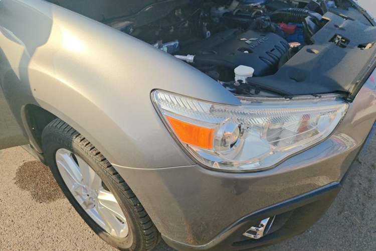 Used Mitsubishi ASX 2013 2.0L CVT Four-Wheel Drive Premium Edition Left Front Headlight