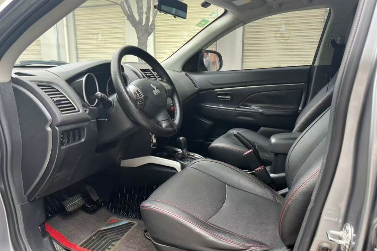 Used Mitsubishi ASX 2013 2.0L CVT Two-Wheel Drive Elite Edition Left Front Seat