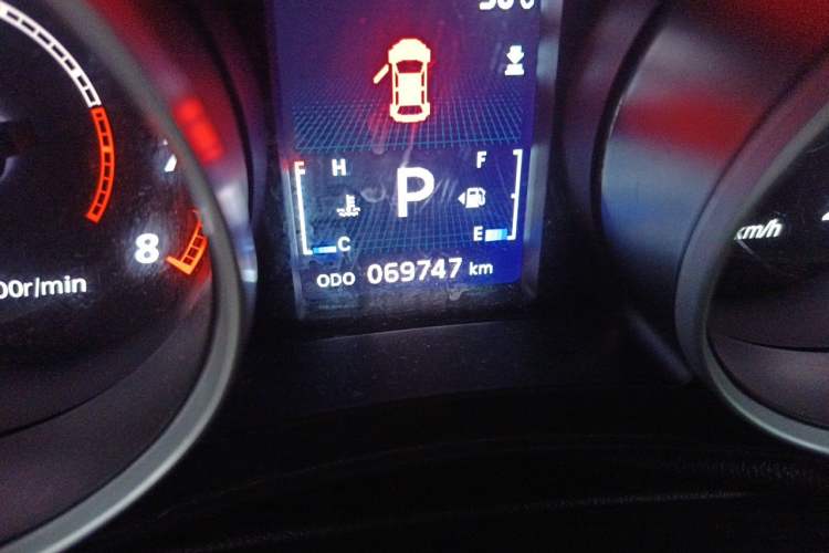 Used Mitsubishi ASX 2013 2.0L CVT Four-Wheel Drive Premium Edition Odometer Close Up