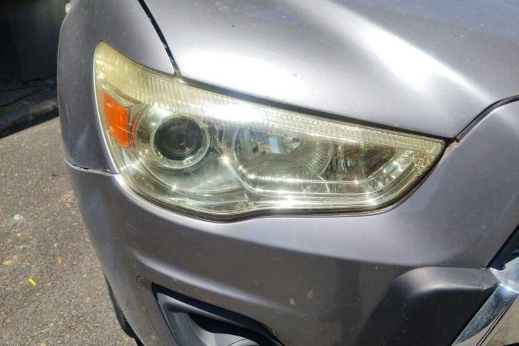 Used Mitsubishi ASX 2013 1.6L Manual Two-Wheel Drive Standard Edition Right Front Headlight