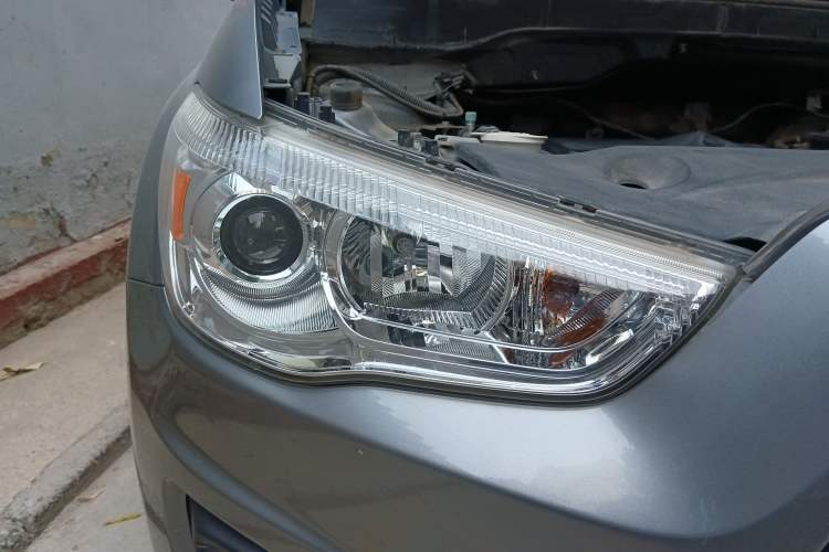 Used Mitsubishi ASX 2013 1.6L Manual Two-Wheel Drive Standard Edition Right Front Headlight