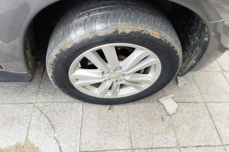 Used Mitsubishi ASX 2013 2.0L CVT Four-Wheel Drive Premium Edition Right Front Wheel Hub