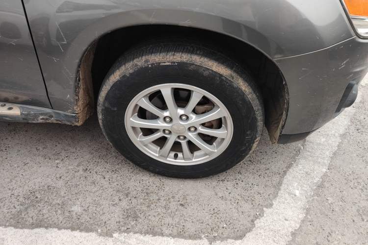 Used Mitsubishi ASX 2013 1.6L Manual Two-Wheel Drive Standard Edition Right Front Wheel Hub