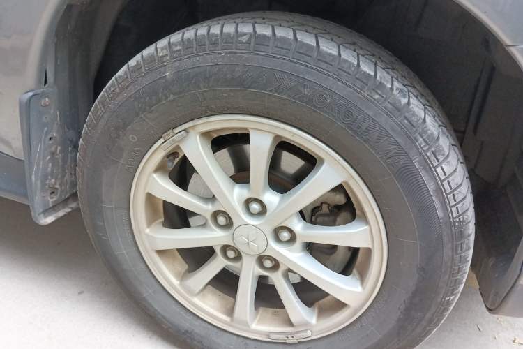 Used Mitsubishi ASX 2013 1.6L Manual Two-Wheel Drive Standard Edition Right Front Wheel Hub