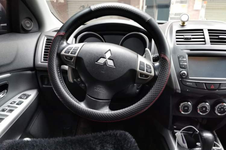 Used Mitsubishi ASX 2013 2.0L CVT 4x4 Flagship Edition Steering Wheel