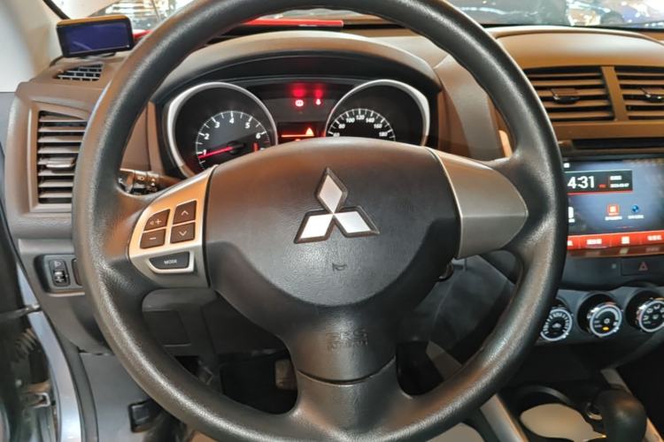Used Mitsubishi ASX 2013 2.0L CVT Two-Wheel Drive Elite Edition Steering Wheel