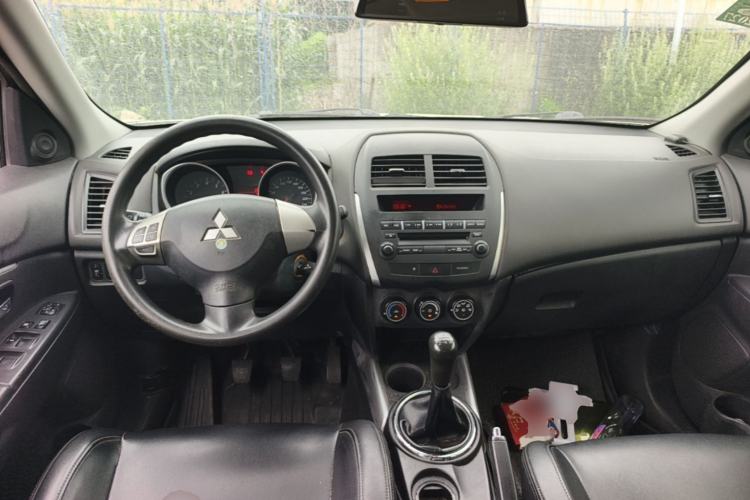Used Mitsubishi ASX 2013 1.6L Manual Two-Wheel Drive Standard Edition Center Console