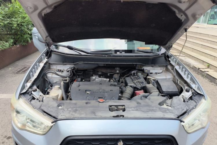 Used Mitsubishi ASX 2013 2.0L CVT Two-Wheel Drive Elite Edition Engine Bay