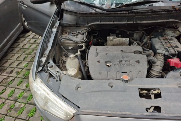 Used Mitsubishi ASX 2013 2.0L CVT Two-Wheel Drive Luxury Edition Engine Bay Right
