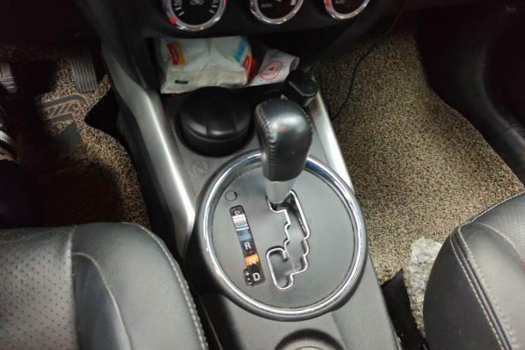 Used Mitsubishi ASX 2013 2.0L CVT Two-Wheel Drive Luxury Edition Gear Lever