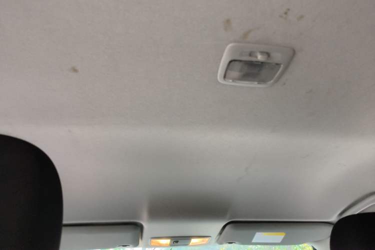 Used Mitsubishi ASX 2013 2.0L CVT Two-Wheel Drive Elite Edition Headliner