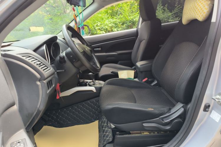 Used Mitsubishi ASX 2013 2.0L CVT Two-Wheel Drive Elite Edition Left Front Seat