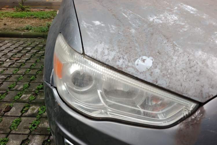 Used Mitsubishi ASX 2013 2.0L CVT Two-Wheel Drive Luxury Edition Right Front Headlight