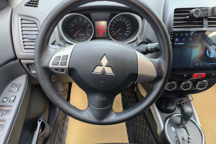 Used Mitsubishi ASX 2013 2.0L CVT Two-Wheel Drive Elite Edition Steering Wheel