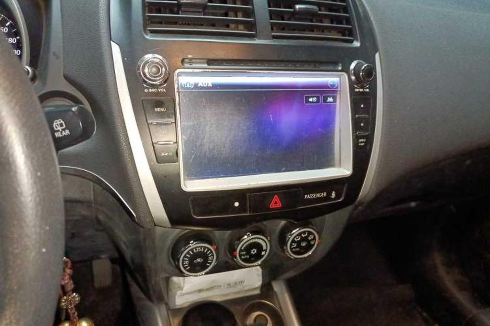 Used Mitsubishi ASX 2013 2.0L CVT Two-Wheel Drive Elite Edition Audio And AC Panel