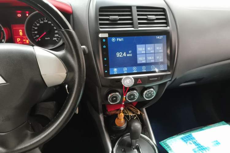 Used Mitsubishi ASX 2013 2.0L CVT Two-Wheel Drive Elite Edition Audio And AC Panel