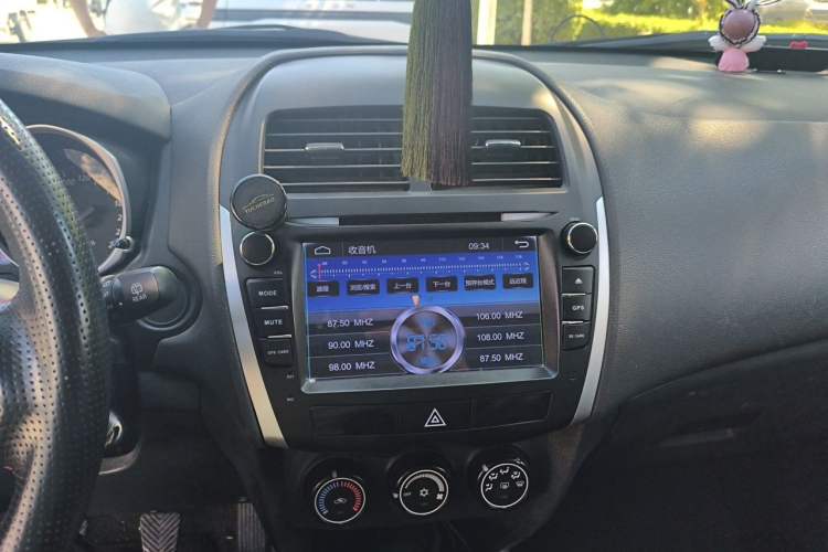 Used Mitsubishi ASX 2013 1.6L Manual Two-Wheel Drive Standard Edition Audio And AC Panel