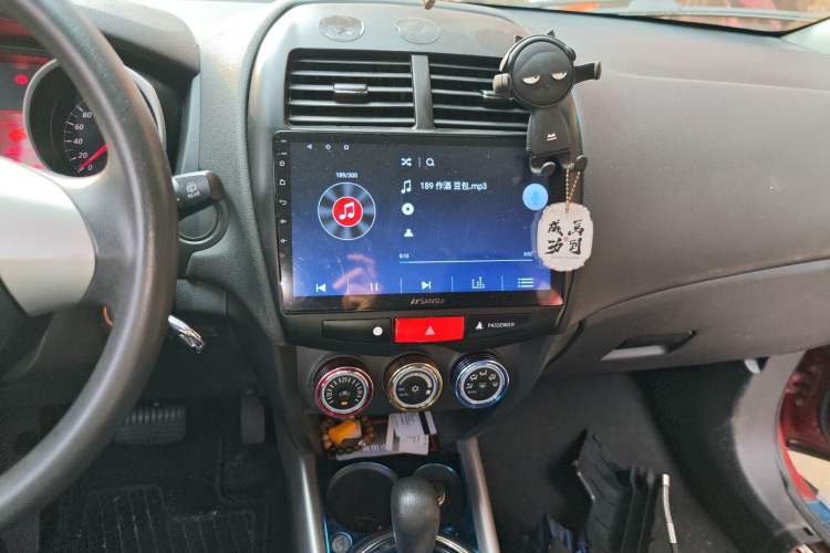 Used Mitsubishi ASX 2013 2.0L CVT Two-Wheel Drive Elite Edition Audio And AC Panel