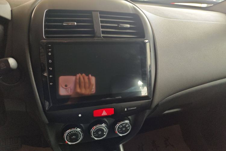 Used Mitsubishi ASX 2013 2.0L CVT Two-Wheel Drive Elite Edition Audio And AC Panel