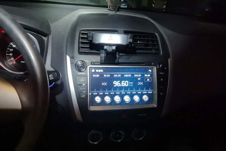 Used Mitsubishi ASX 2013 2.0L CVT Two-Wheel Drive Elite Edition Audio And AC Panel