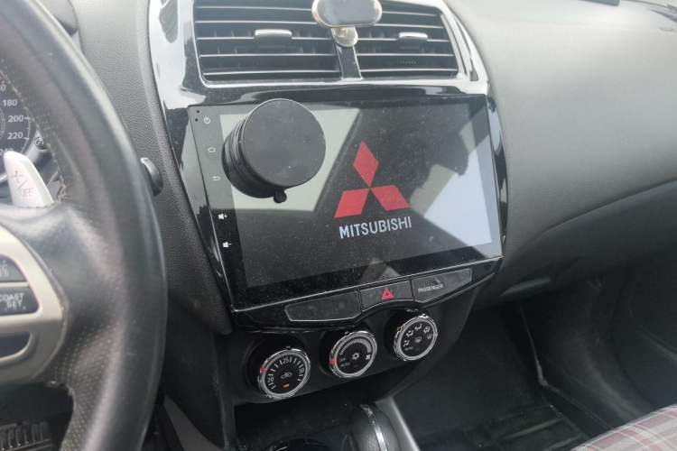 Used Mitsubishi ASX 2013 2.0L CVT Four-Wheel Drive Premium Edition Audio And AC Panel