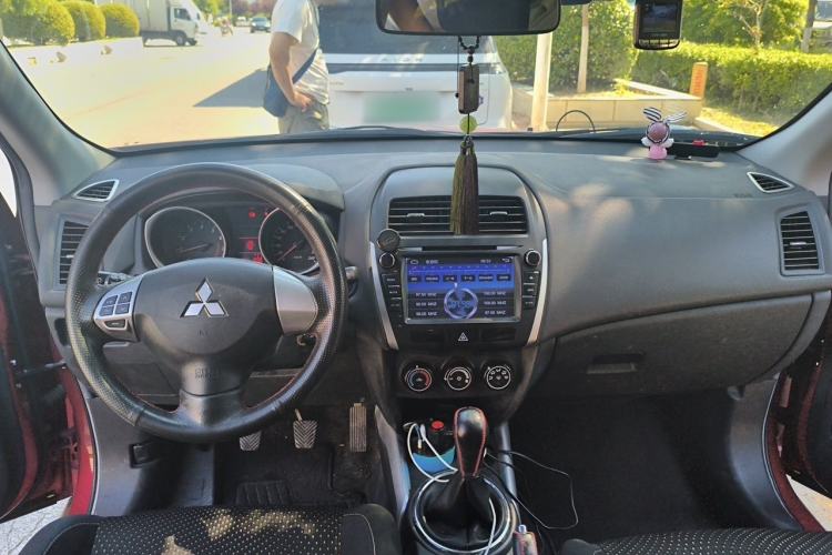 Used Mitsubishi ASX 2013 1.6L Manual Two-Wheel Drive Standard Edition Center Console