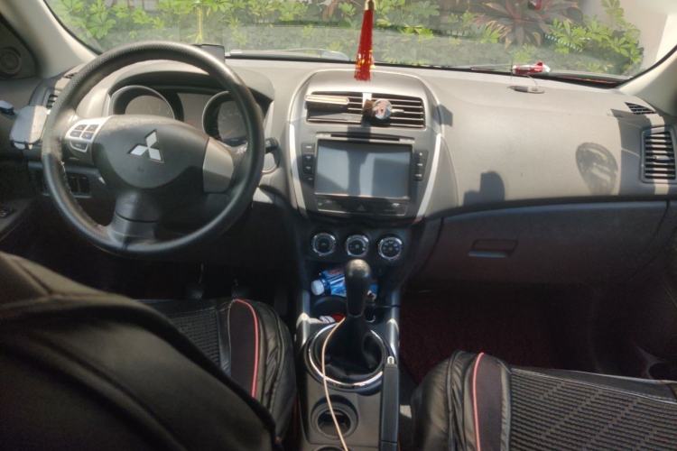 Used Mitsubishi ASX 2013 2.0L Manual Two-Wheel Drive Comfort Edition Center Console