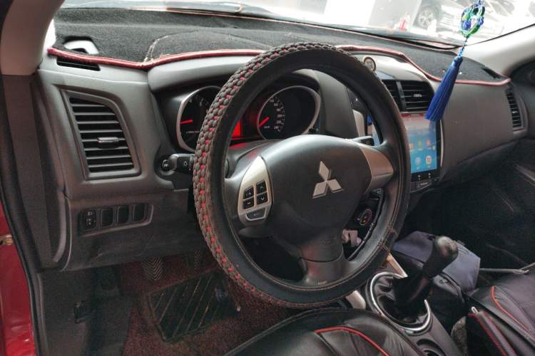 Used Mitsubishi ASX 2013 1.6L Manual Two-Wheel Drive Standard Edition Center Console