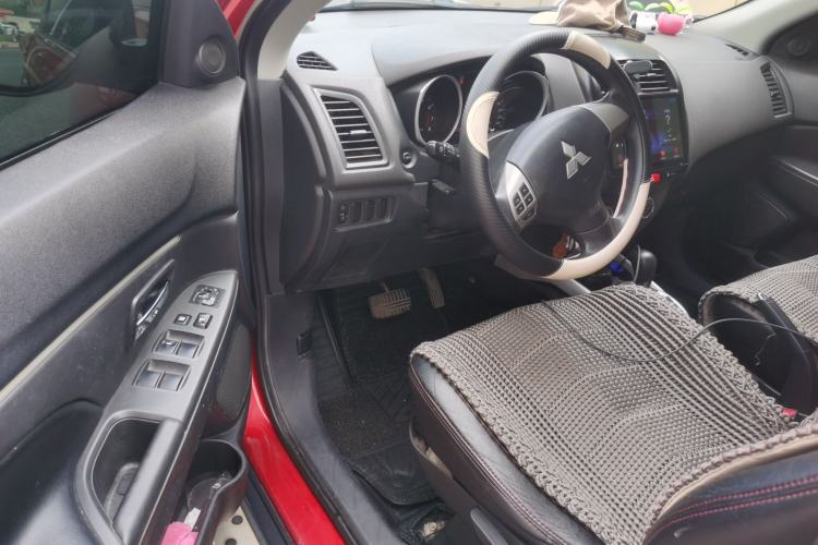 Used Mitsubishi ASX 2013 2.0L CVT Two-Wheel Drive Elite Edition Driver Seat