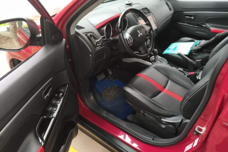 Used Mitsubishi ASX 2013 2.0L CVT Two-Wheel Drive Elite Edition Driver Seat