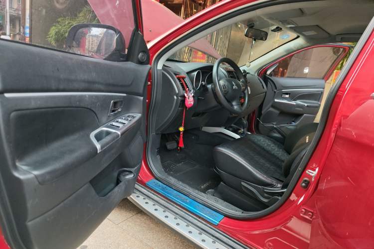 Used Mitsubishi ASX 2013 2.0L CVT Two-Wheel Drive Elite Edition Driver Seat
