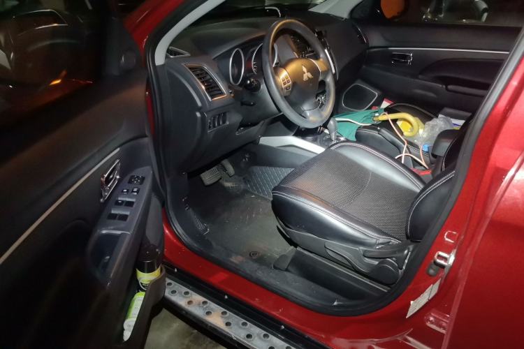 Used Mitsubishi ASX 2013 2.0L CVT Two-Wheel Drive Elite Edition Driver Seat