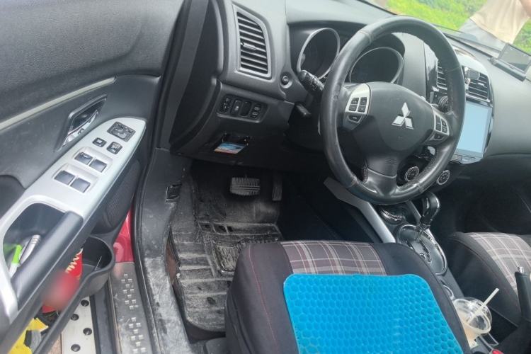 Used Mitsubishi ASX 2013 2.0L CVT Four-Wheel Drive Premium Edition Driver Seat