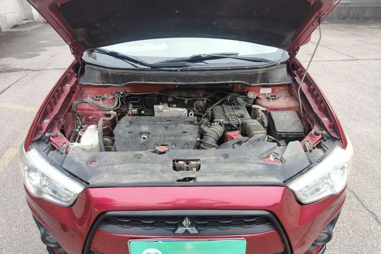 Used Mitsubishi ASX 2013 2.0L CVT Two-Wheel Drive Elite Edition Engine Bay