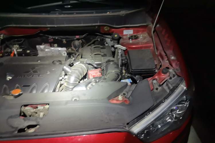 Used Mitsubishi ASX 2013 2.0L CVT Two-Wheel Drive Elite Edition Engine Bay Left