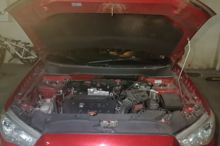 Used Mitsubishi ASX 2013 2.0L CVT Two-Wheel Drive Elite Edition Engine Bay