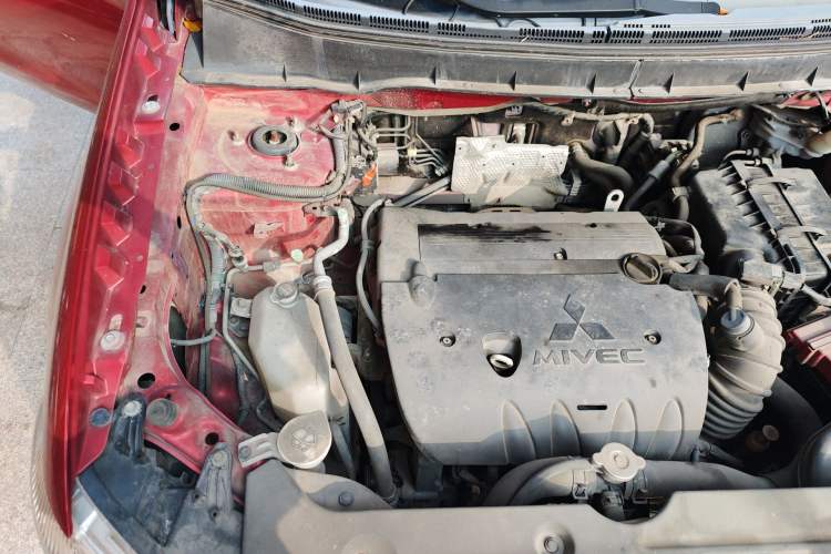 Used Mitsubishi ASX 2013 2.0L CVT Two-Wheel Drive Elite Edition Engine Bay Right