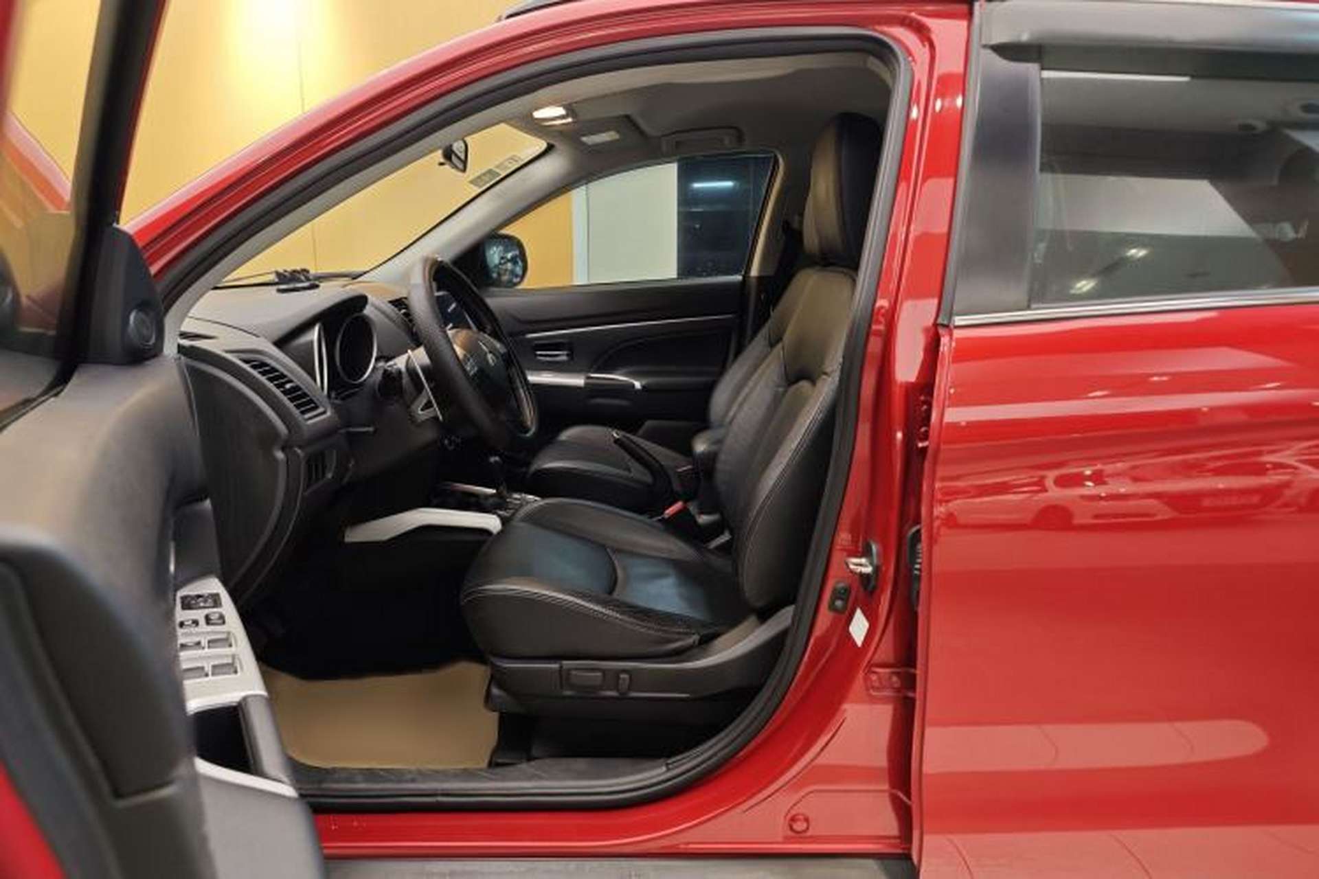 Used Mitsubishi ASX 2013 2.0L CVT Two-Wheel Drive Luxury Edition Exterior 9
