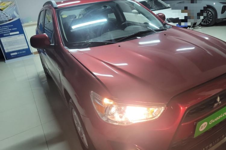 Used Mitsubishi ASX 2013 2.0L CVT Two-Wheel Drive Elite Edition Front Right 45 Deg