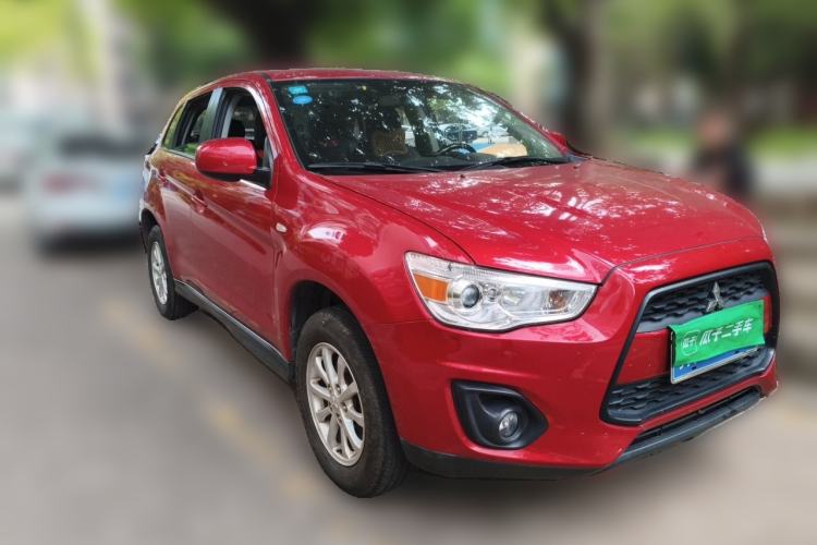 Used Mitsubishi ASX 2013 2.0L CVT Two-Wheel Drive Elite Edition Front Right 45 Deg