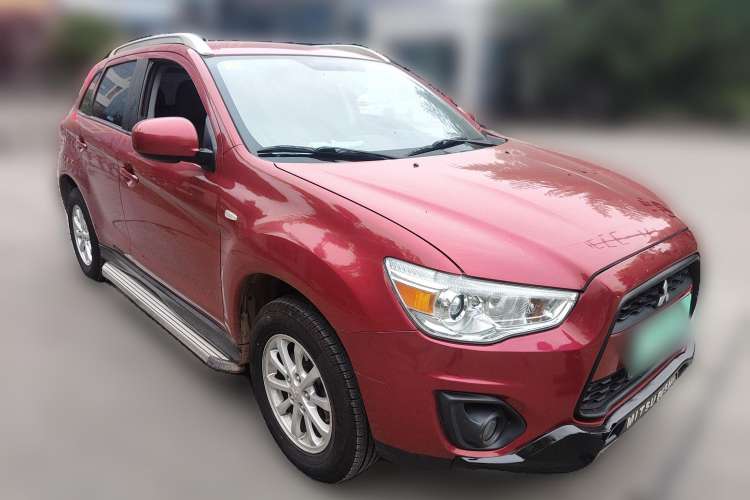 Used Mitsubishi ASX 2013 2.0L CVT Two-Wheel Drive Elite Edition Front Right 45 Deg