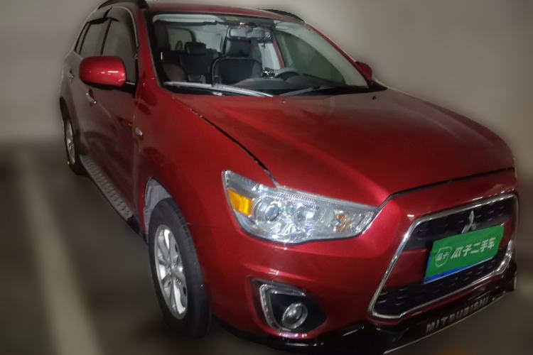 Used Mitsubishi ASX 2013 2.0L CVT Two-Wheel Drive Elite Edition Front Right 45 Deg