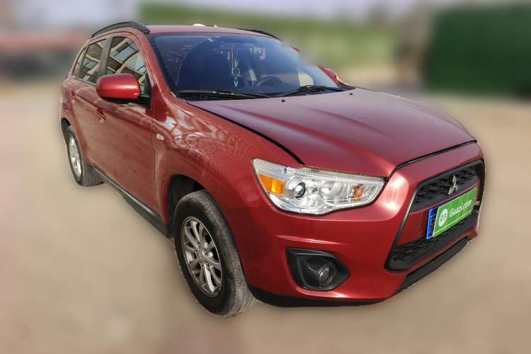 Used Mitsubishi ASX 2013 2.0L CVT Two-Wheel Drive Elite Edition Front Right 45 Deg