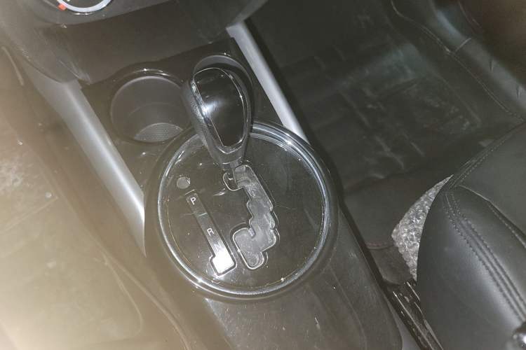 Used Mitsubishi ASX 2013 2.0L CVT Two-Wheel Drive Elite Edition Gear Lever
