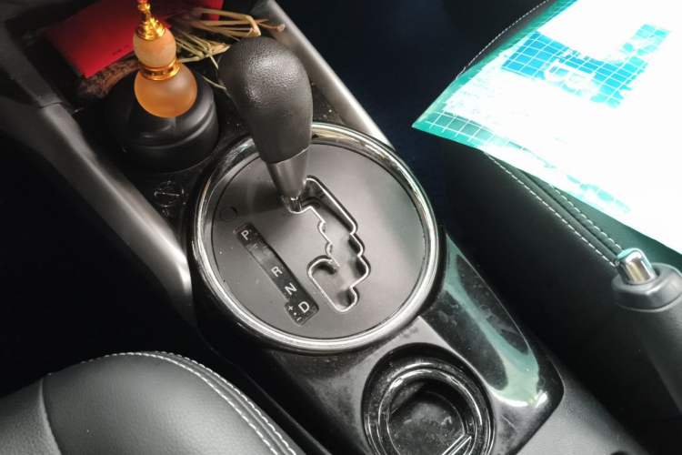 Used Mitsubishi ASX 2013 2.0L CVT Two-Wheel Drive Elite Edition Gear Lever